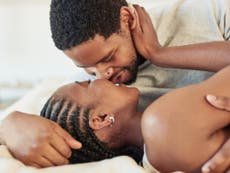 ¿Qué es el ‘pegging’? Expertas explican el acto que puede ayudar a mejorar tu vida sexual