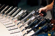 Estados demandan al gobierno de EEUU por acuerdo que levanta prohibición de gatillos aceleradores